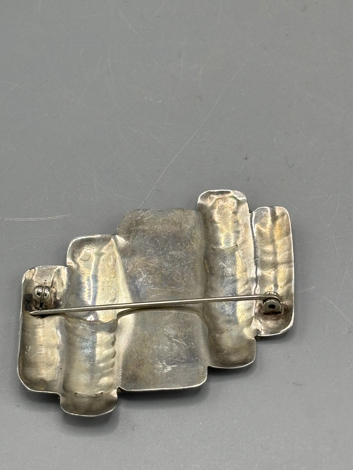 Vintage silver tone pattern brooch