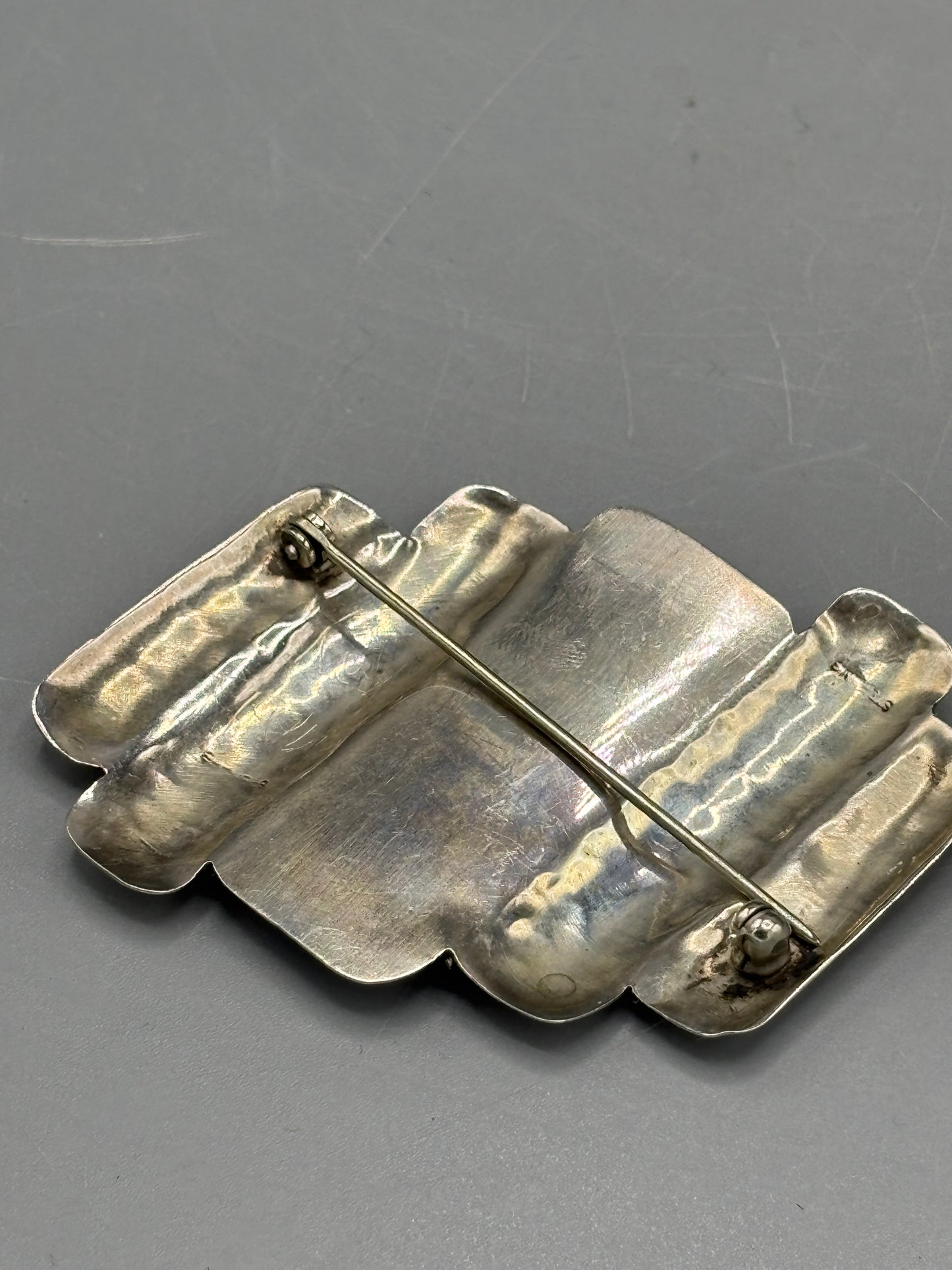 Vintage silver tone pattern brooch