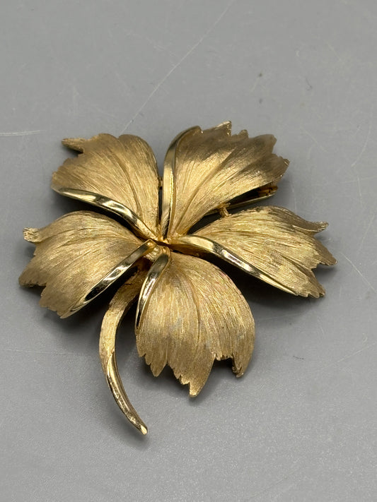 Vintage Crown Trifari gold tone leaf brooch