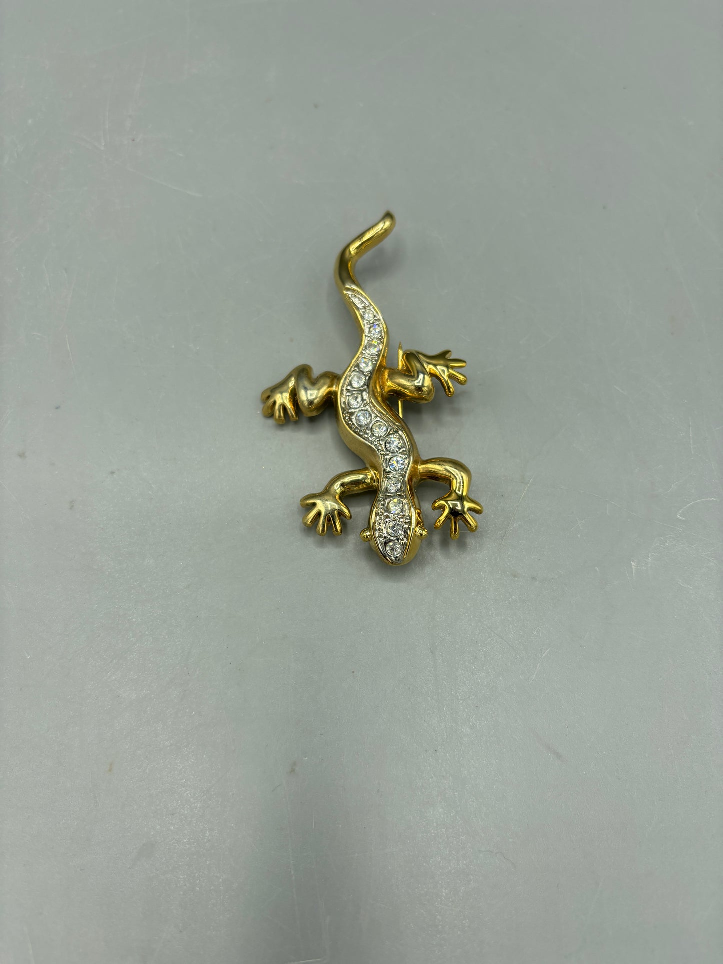 Gold tone rhinestone Gecko lizard brooch