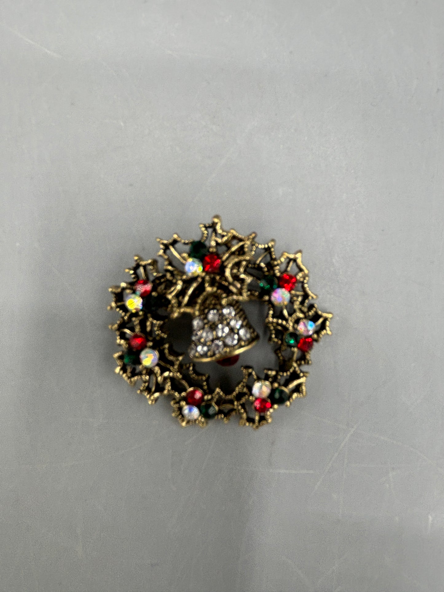 Wreath & Bell circle brooch