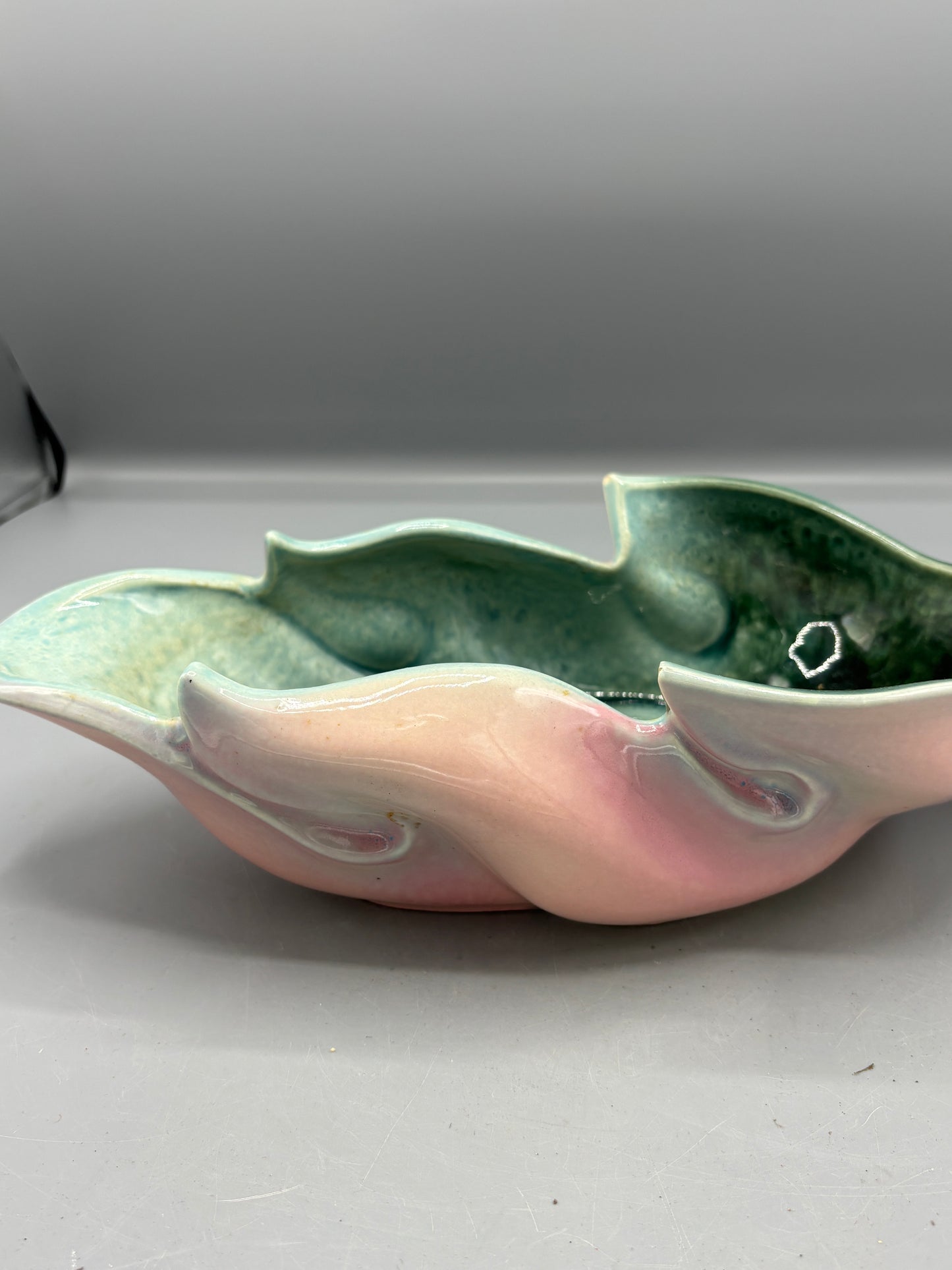 Vintage Hull Pottery Leaf Console bowl