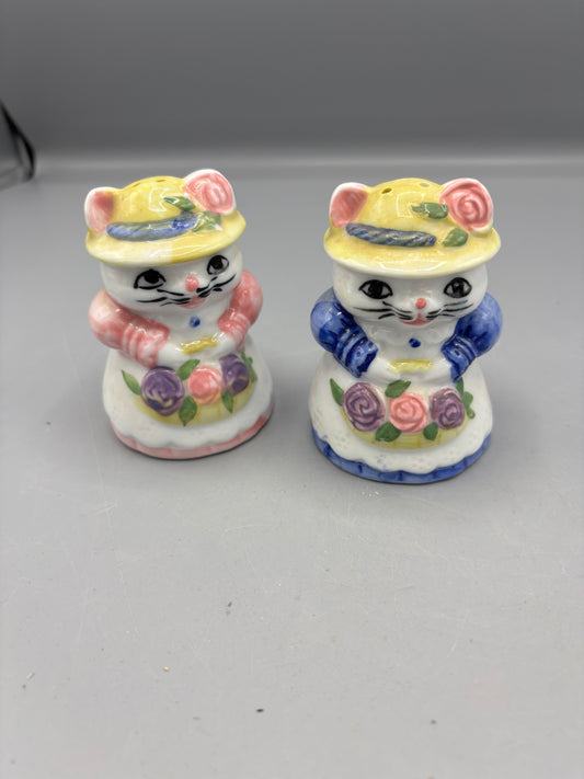 Vintage Ron Gordon Easter Cat salt & Pepper