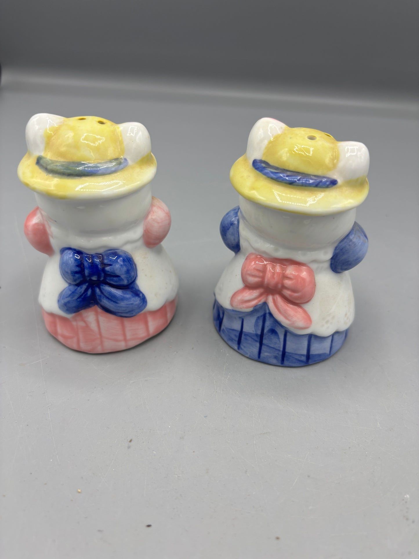 Vintage Ron Gordon Easter Cat salt & Pepper