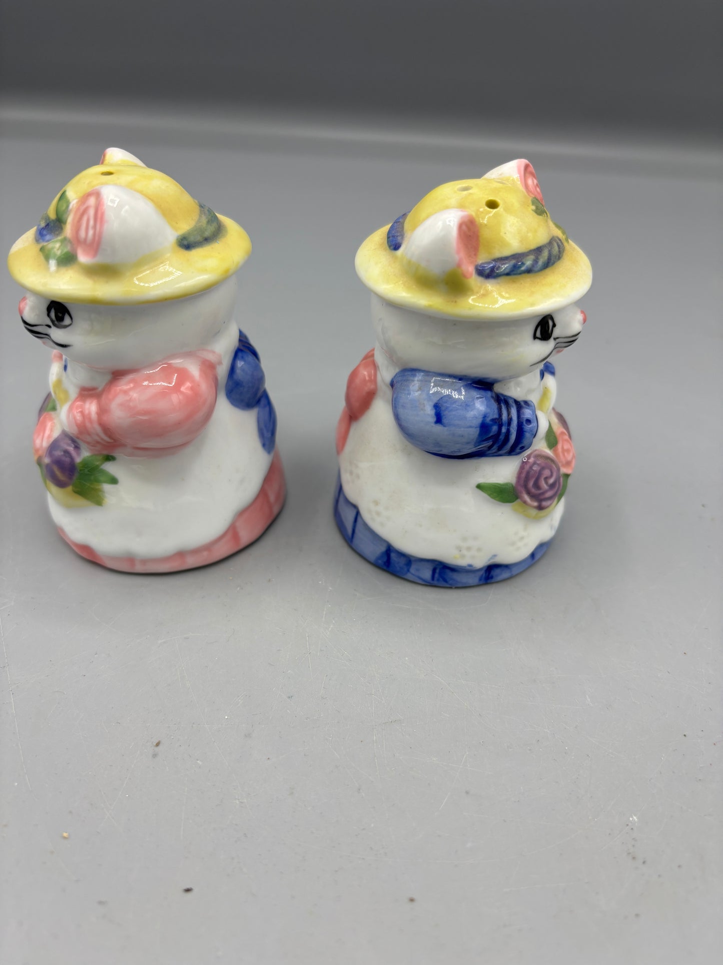 Vintage Ron Gordon Easter Cat salt & Pepper