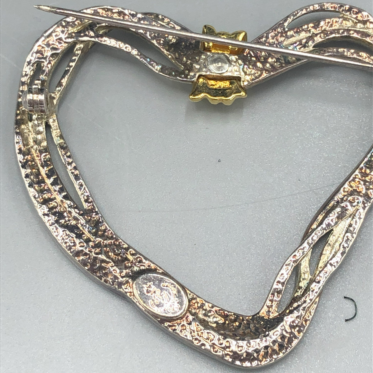 Large wire heart brooch