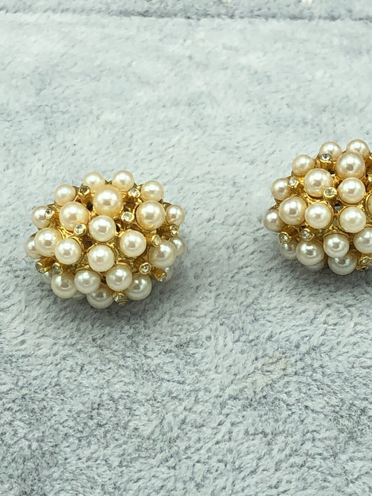 Vintage cluster pearl clip on