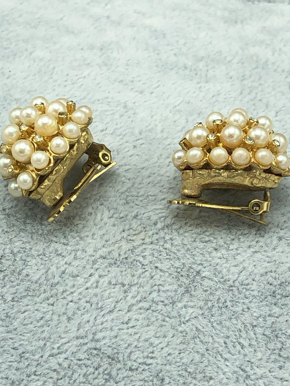 Vintage cluster pearl clip on