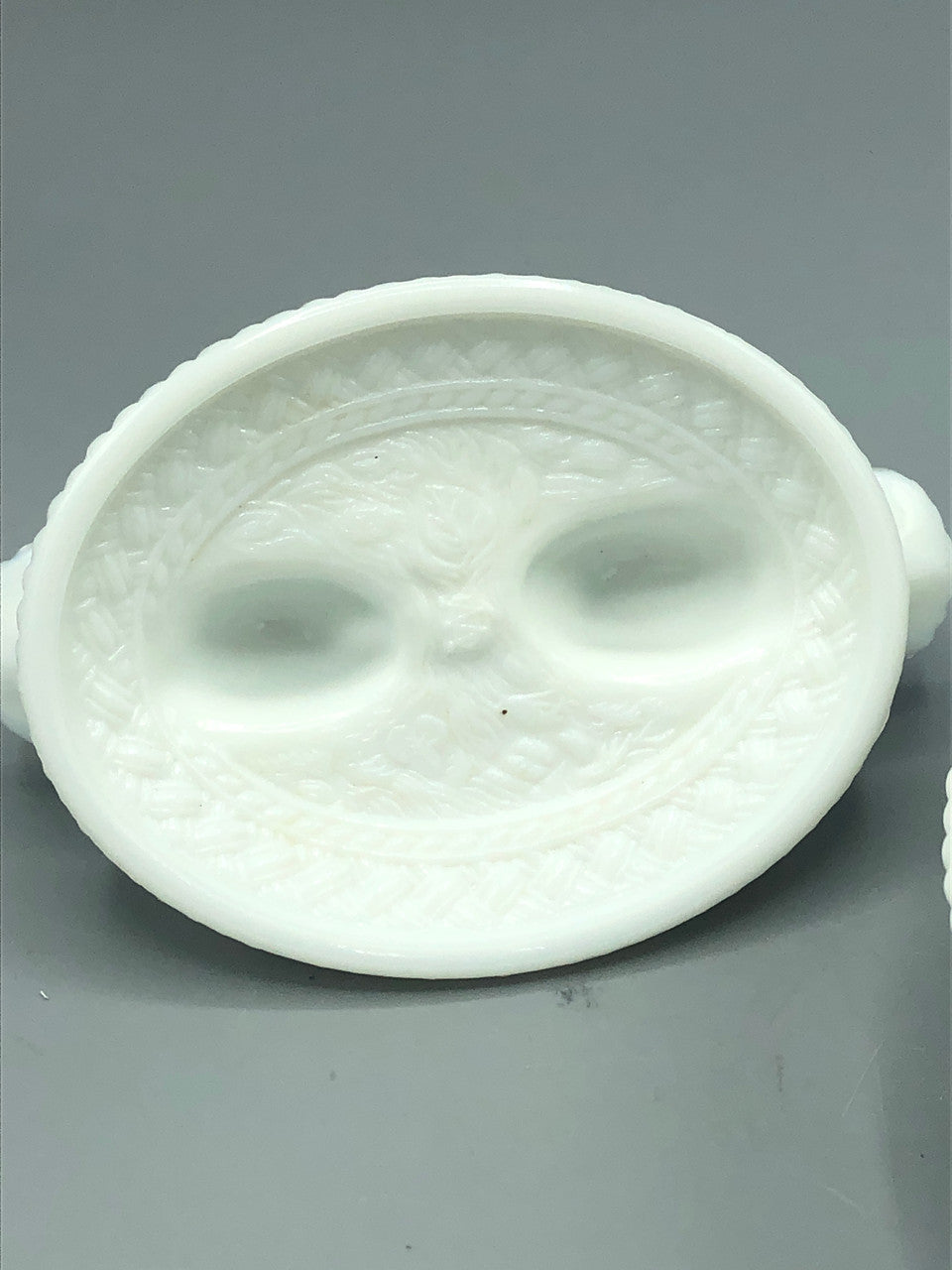 Westmoreland milk glass love birds cover dish