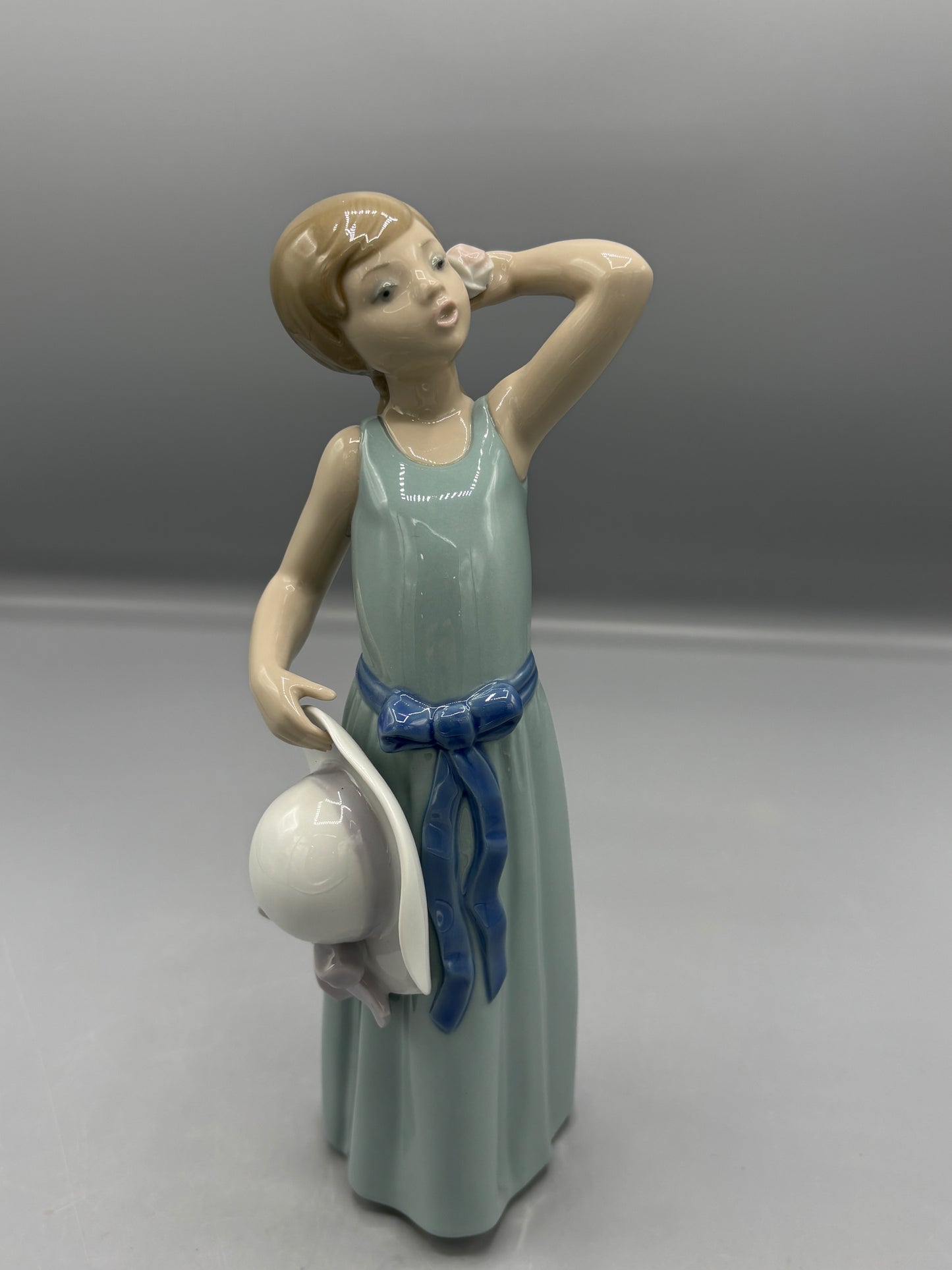 Vintage Prissy Lladro porcelain figure