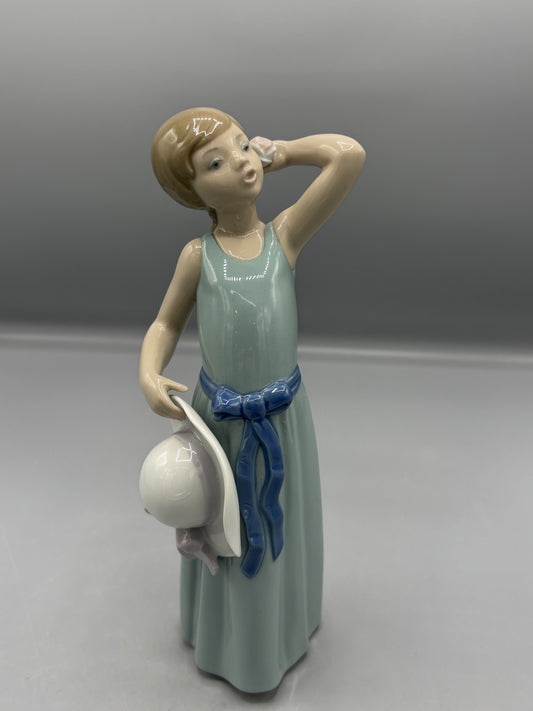 Vintage Prissy Lladro porcelain figure
