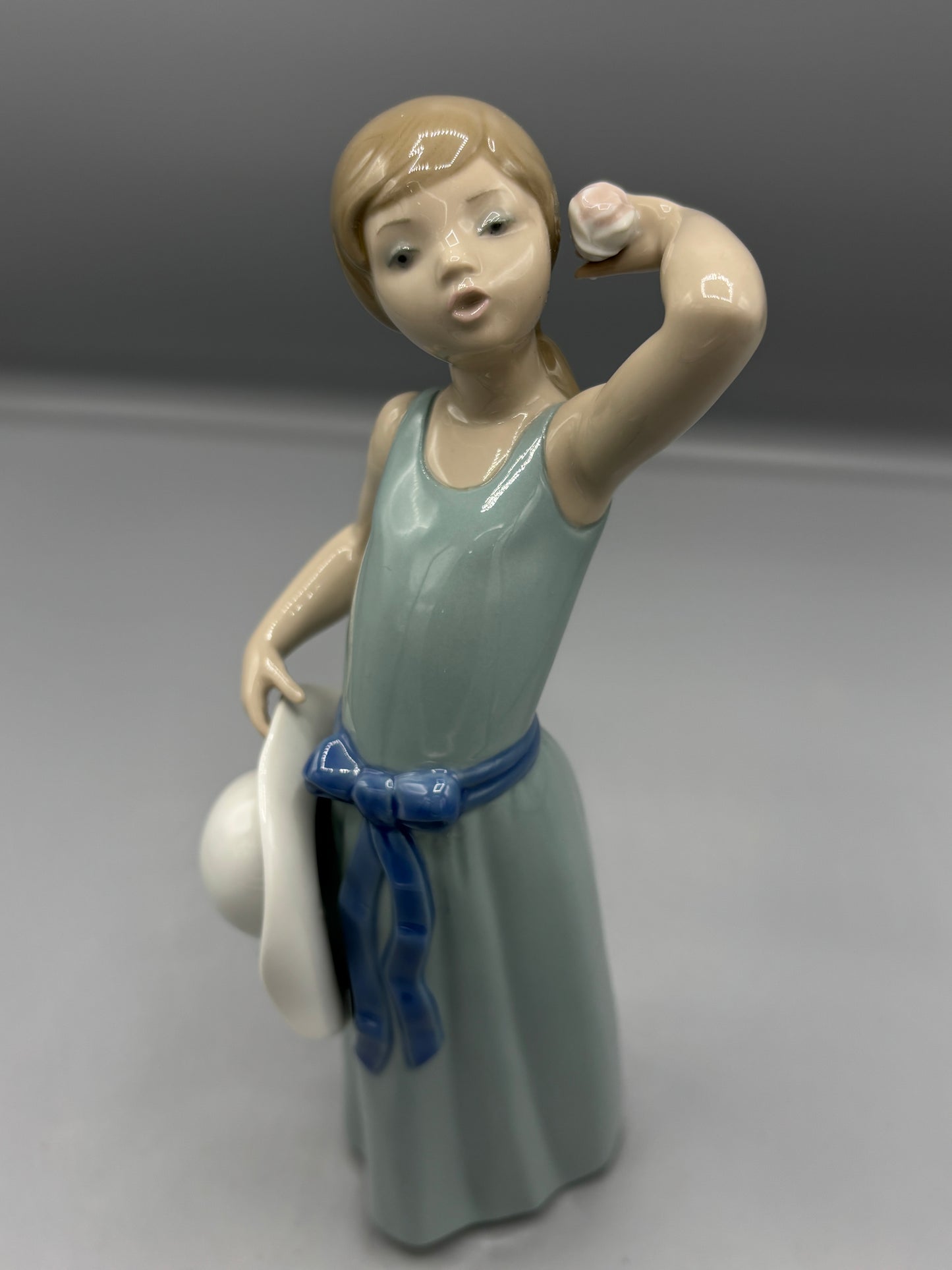 Vintage Prissy Lladro porcelain figure