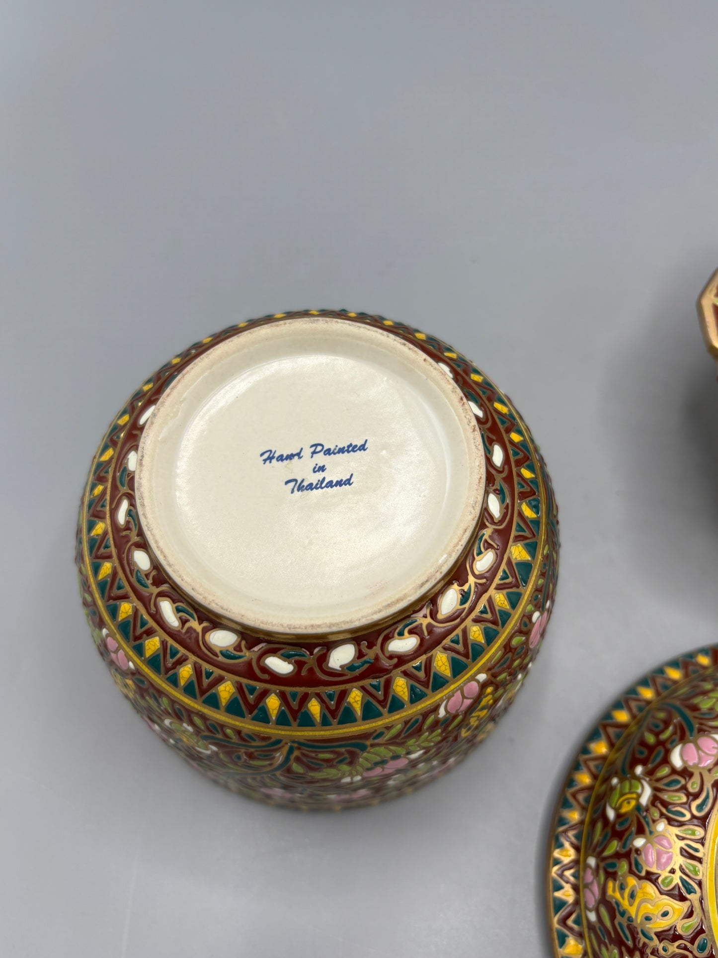 Thai Benjarayo lidded jar on pedestal hand painted scrollwork Thailand