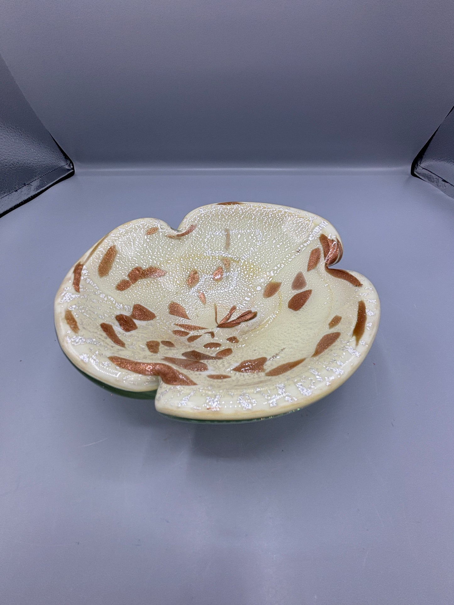Vintage art glass bowl in Tutti Frutti with copper flecks