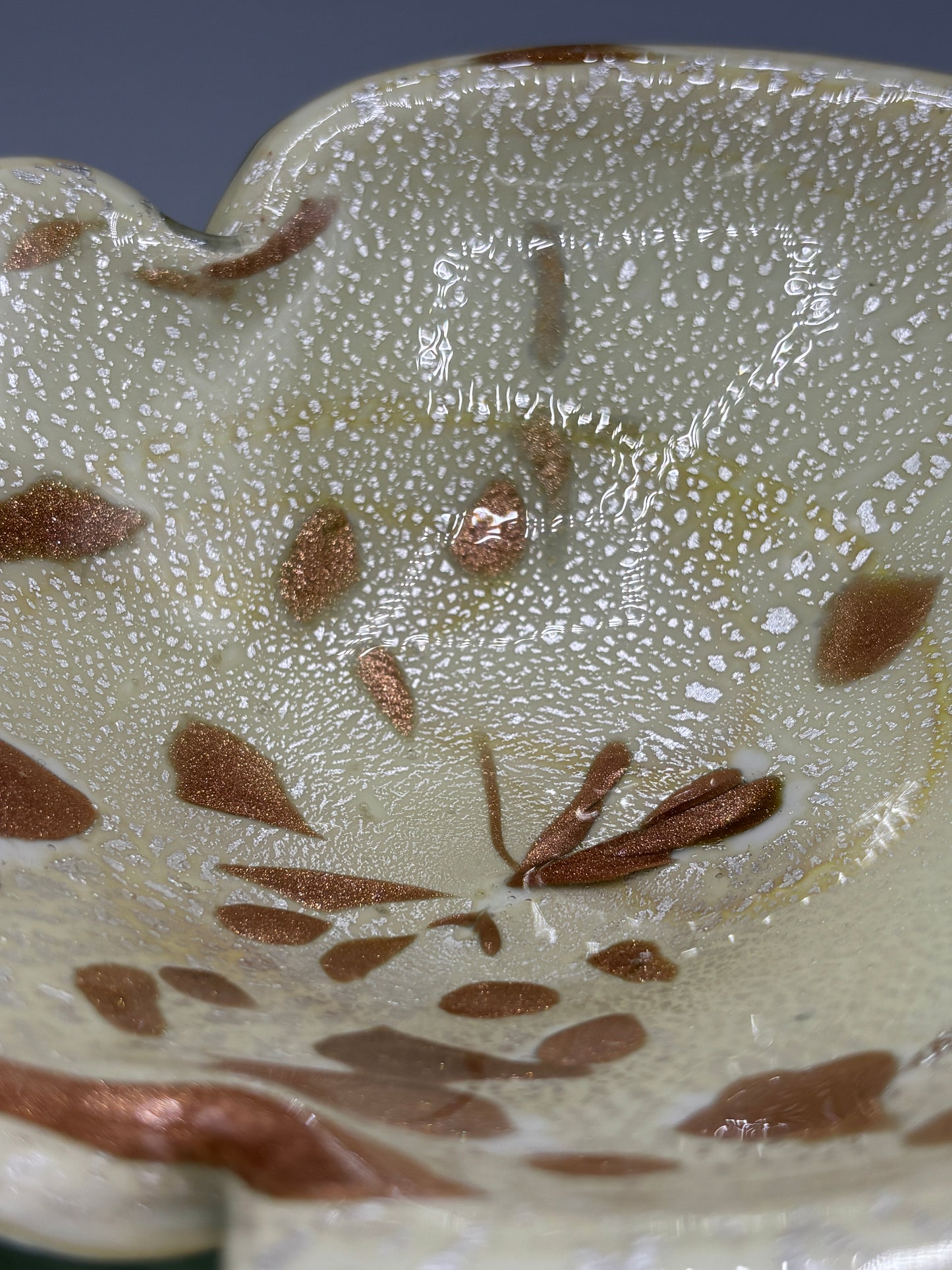 Vintage art glass bowl in Tutti Frutti with copper flecks