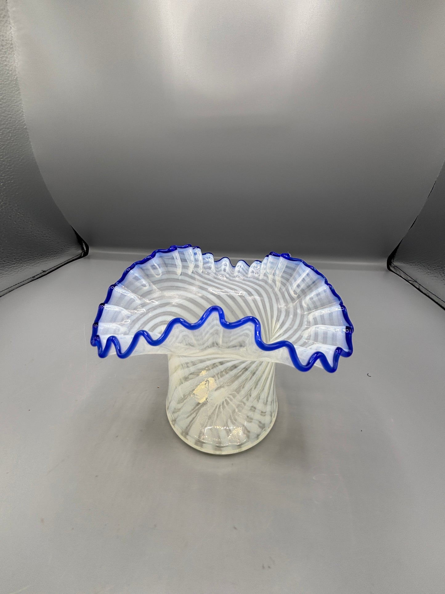 Vintage Fenton Blue Ridge Crest Opalescent Spiral Optic Hat vase
