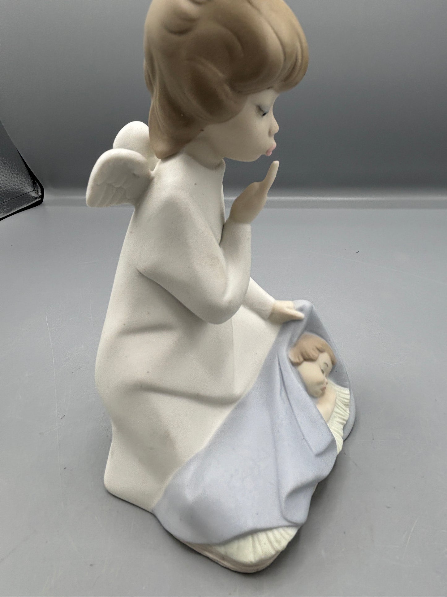 Llardro Guardian Angel with baby figure