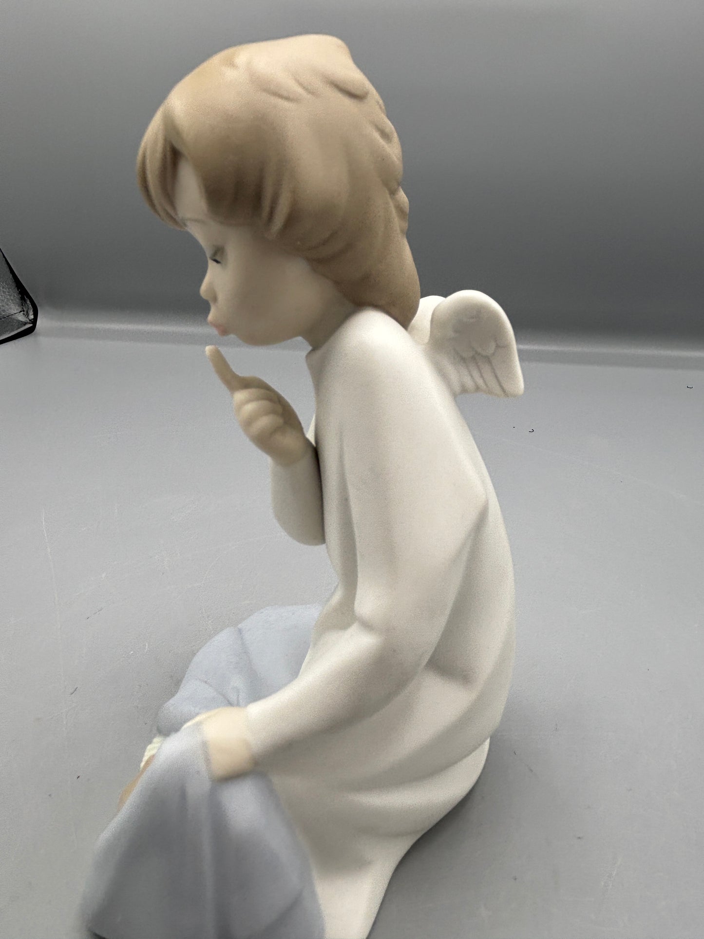 Llardro Guardian Angel with baby figure