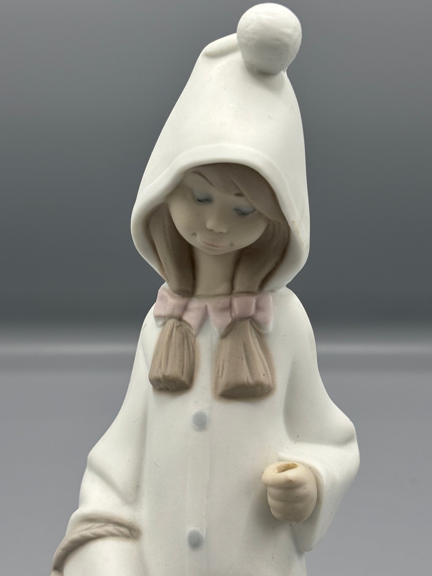 Lladro Shephard girl with basket figure