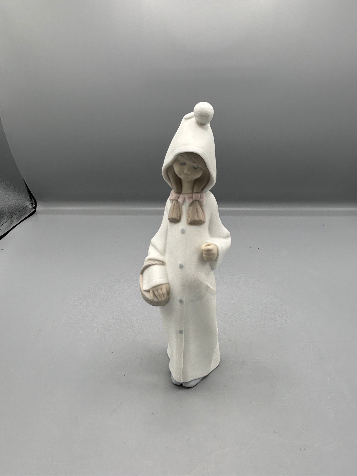 Lladro Shephard girl with basket figure