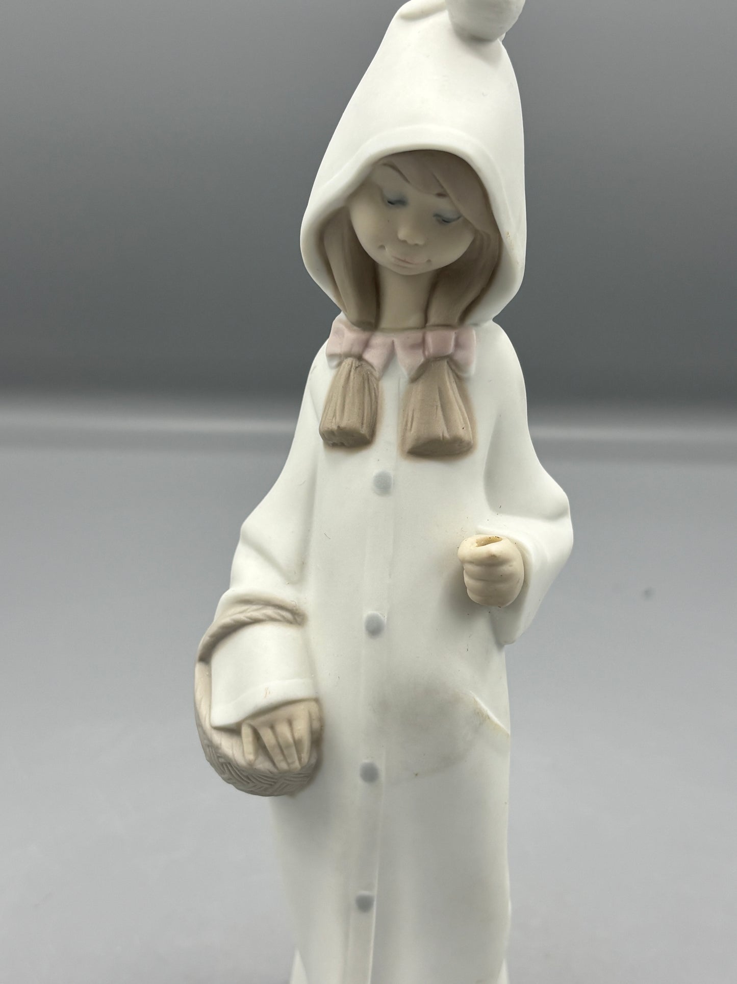 Lladro Shephard girl with basket figure