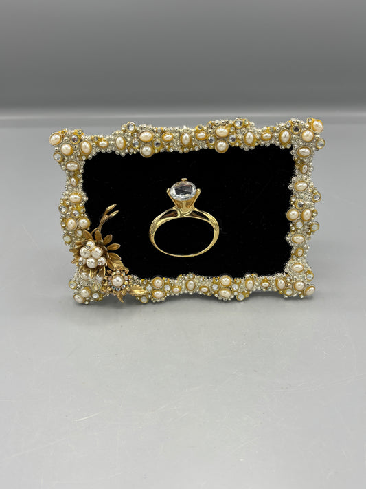 Bejeweled frame with ring