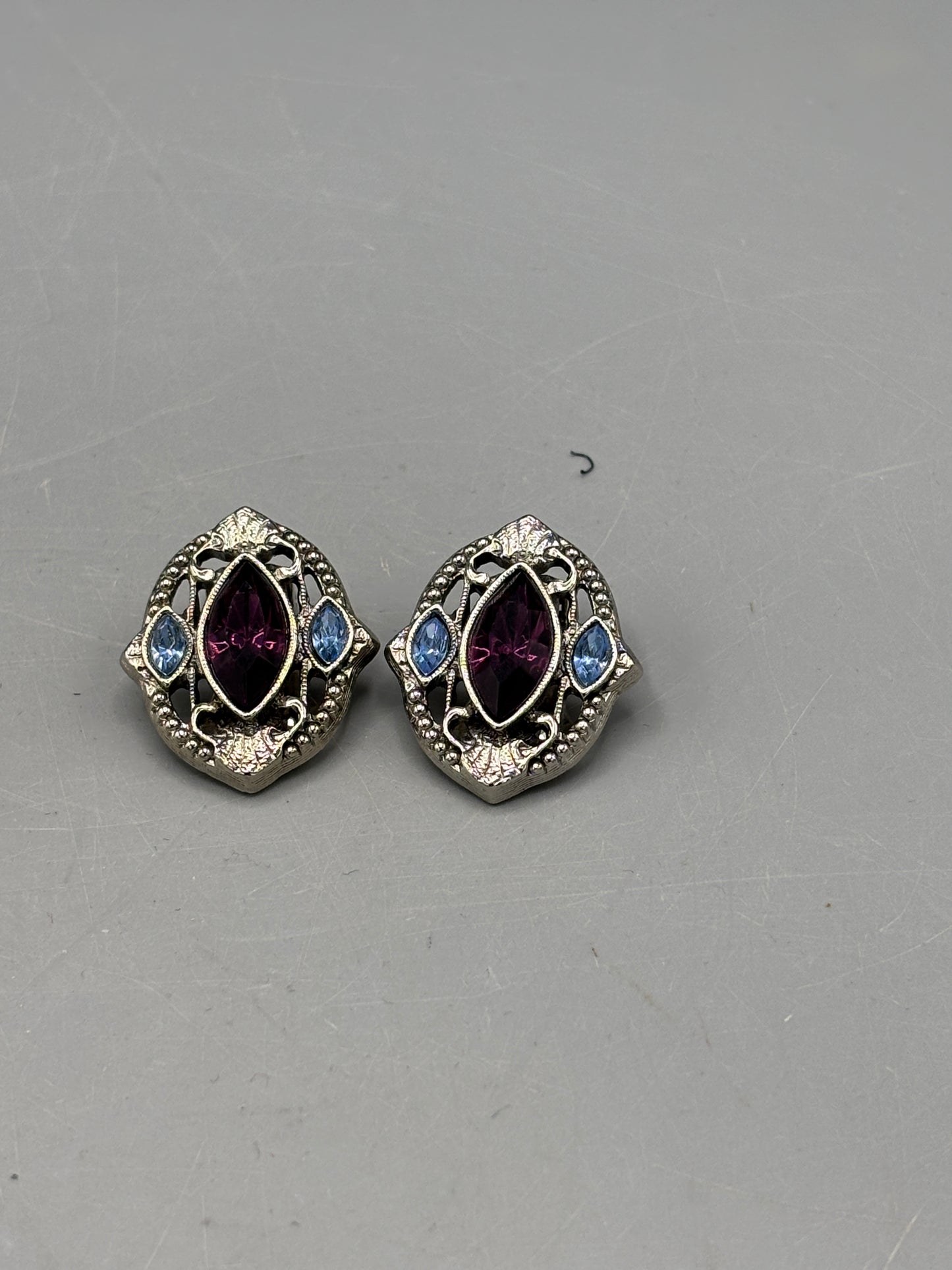 Costume purple & blue clip on