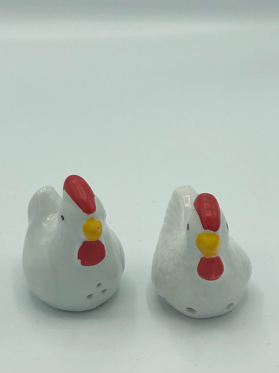 Vintage chicken salt & pepper shakers