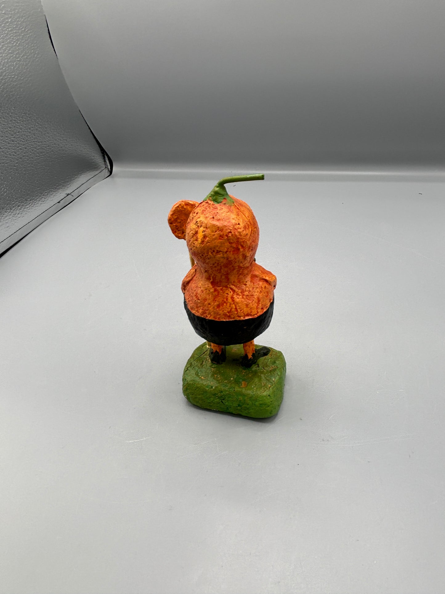 Resin pumpkin head figure