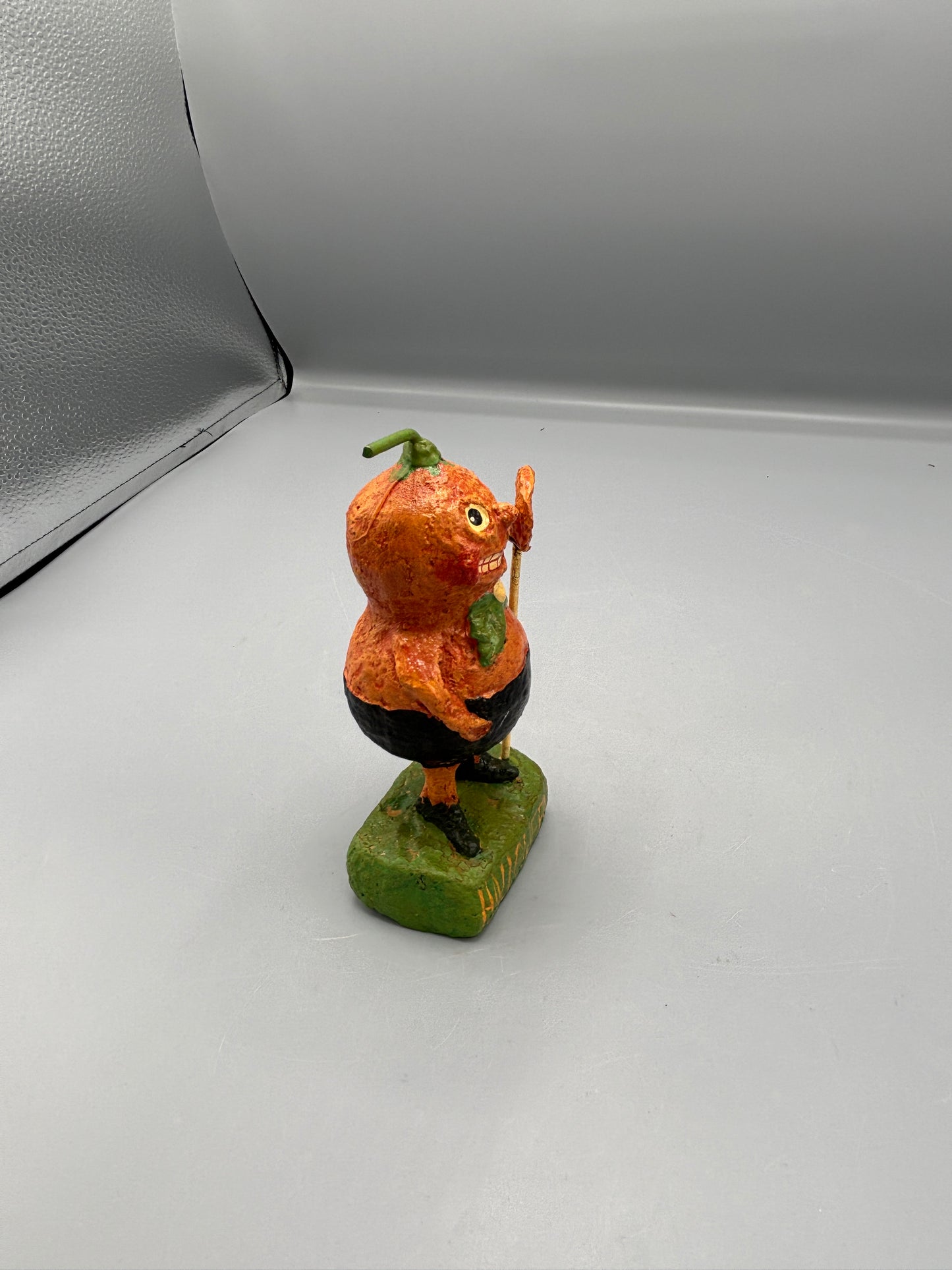 Resin pumpkin head figure