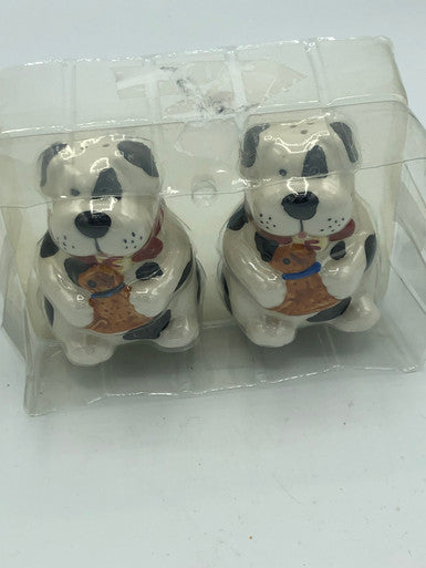 Dog salt & pepper shaker