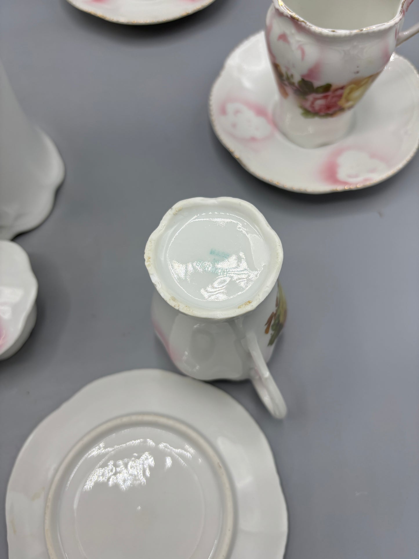 Vintage Chocolate pot with 6 cups & saucers