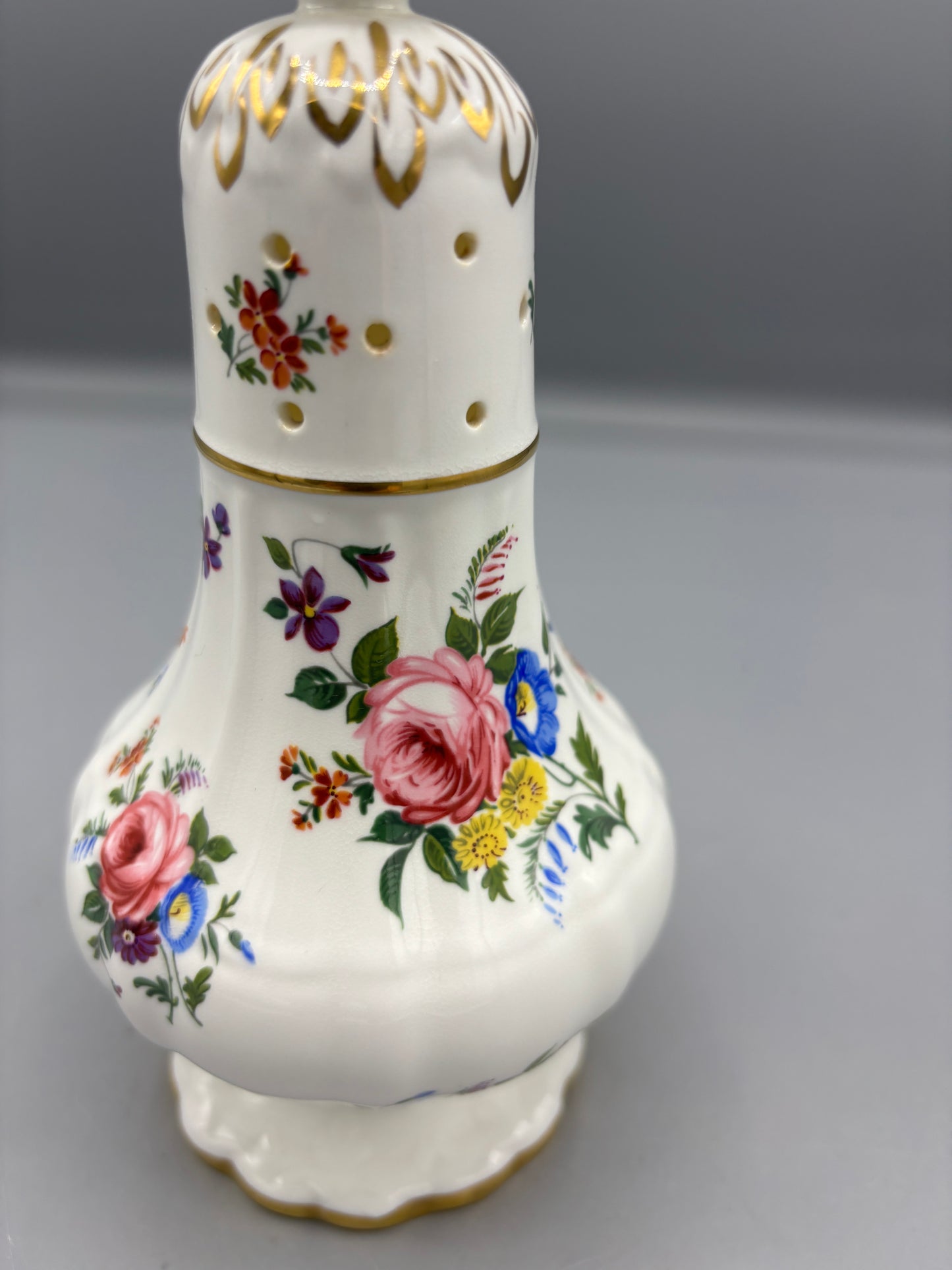 Vintage Hammersley fine bone China sugar shaker