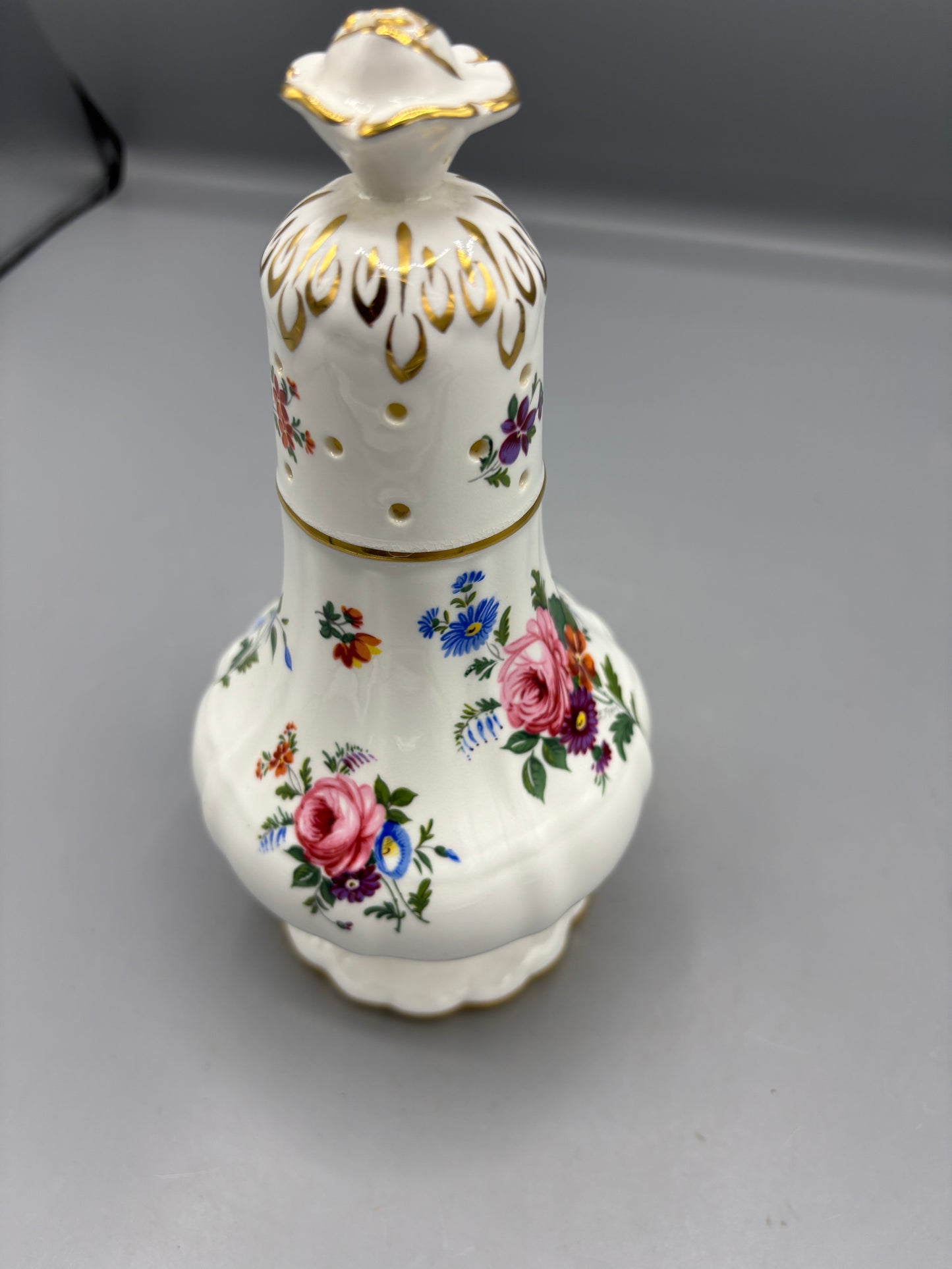 Vintage Hammersley fine bone China sugar shaker