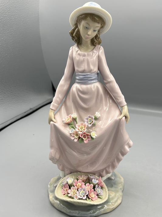 Vintage Lladro flowers in the basket