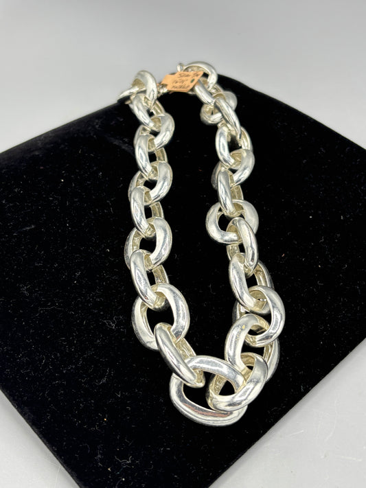 Silver tone necklace
