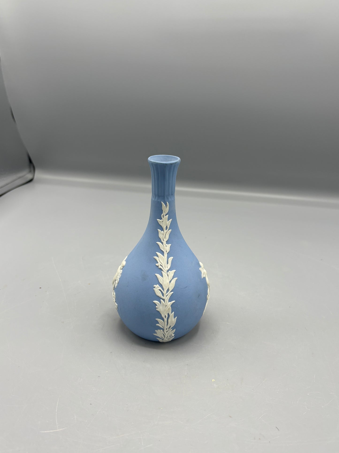 Vintage Wedgewood Japanese bud vase
