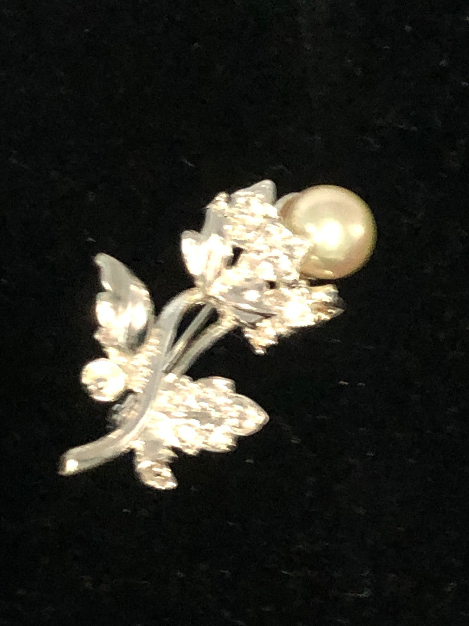 Silver tone crystal pearl rose brooch