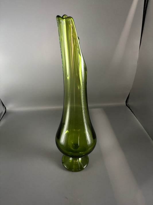 Vintage L.E. Smith Smooth 16 1/4" Green Swung Vase