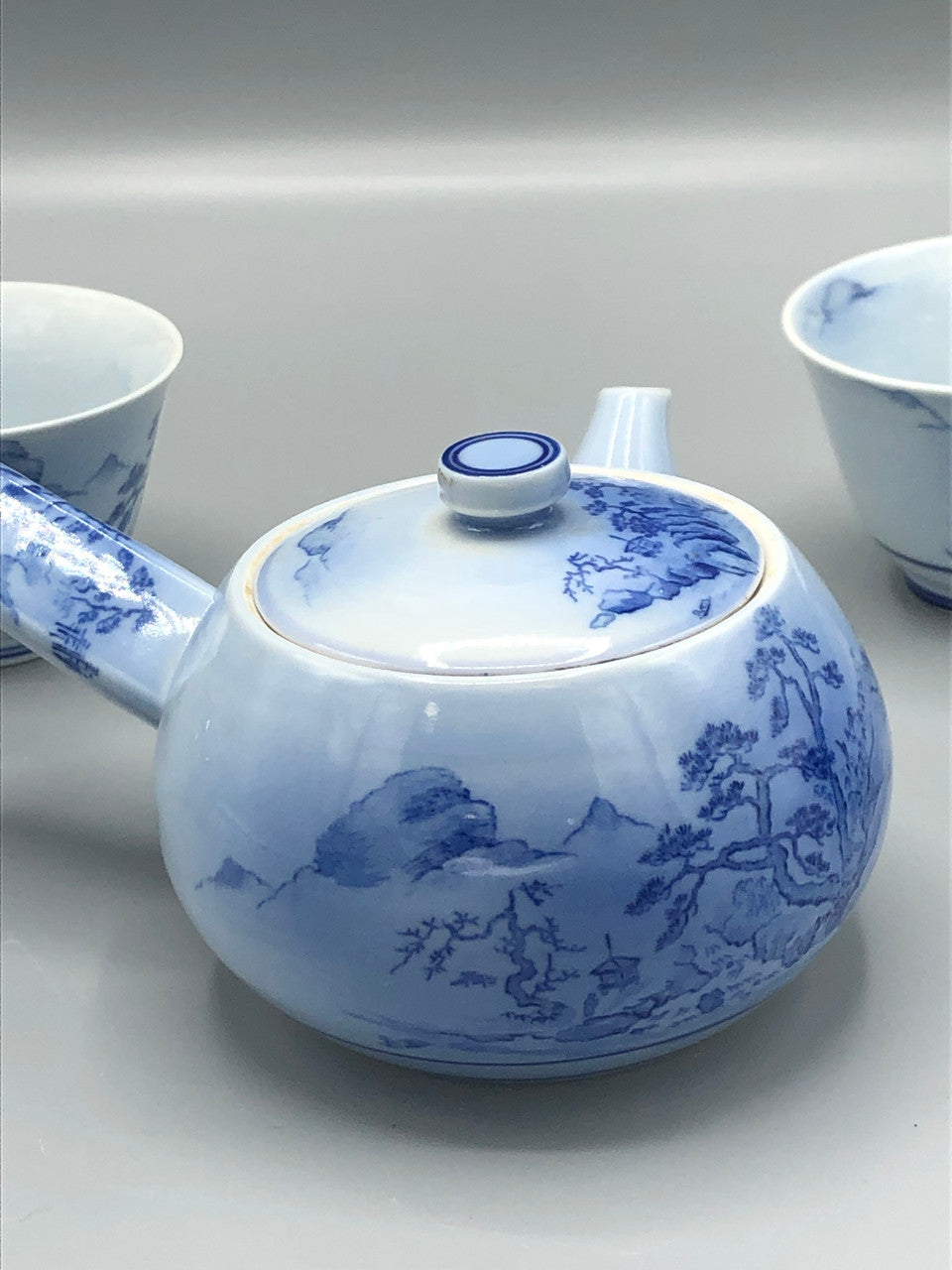 Blue Japanese teapot & 4 cups