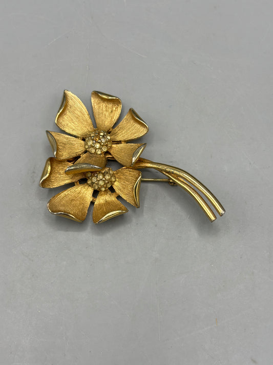 Vintage Gold tone double flower brooch
