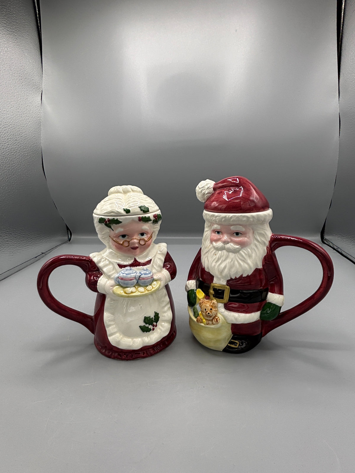 Vintage Mr & Mrs Claus Chocolate mugs