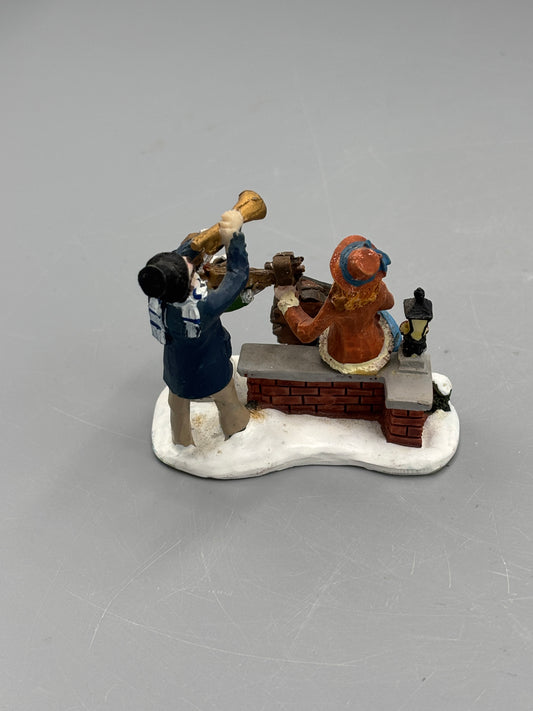 Miniature 3 person Caroler figurine