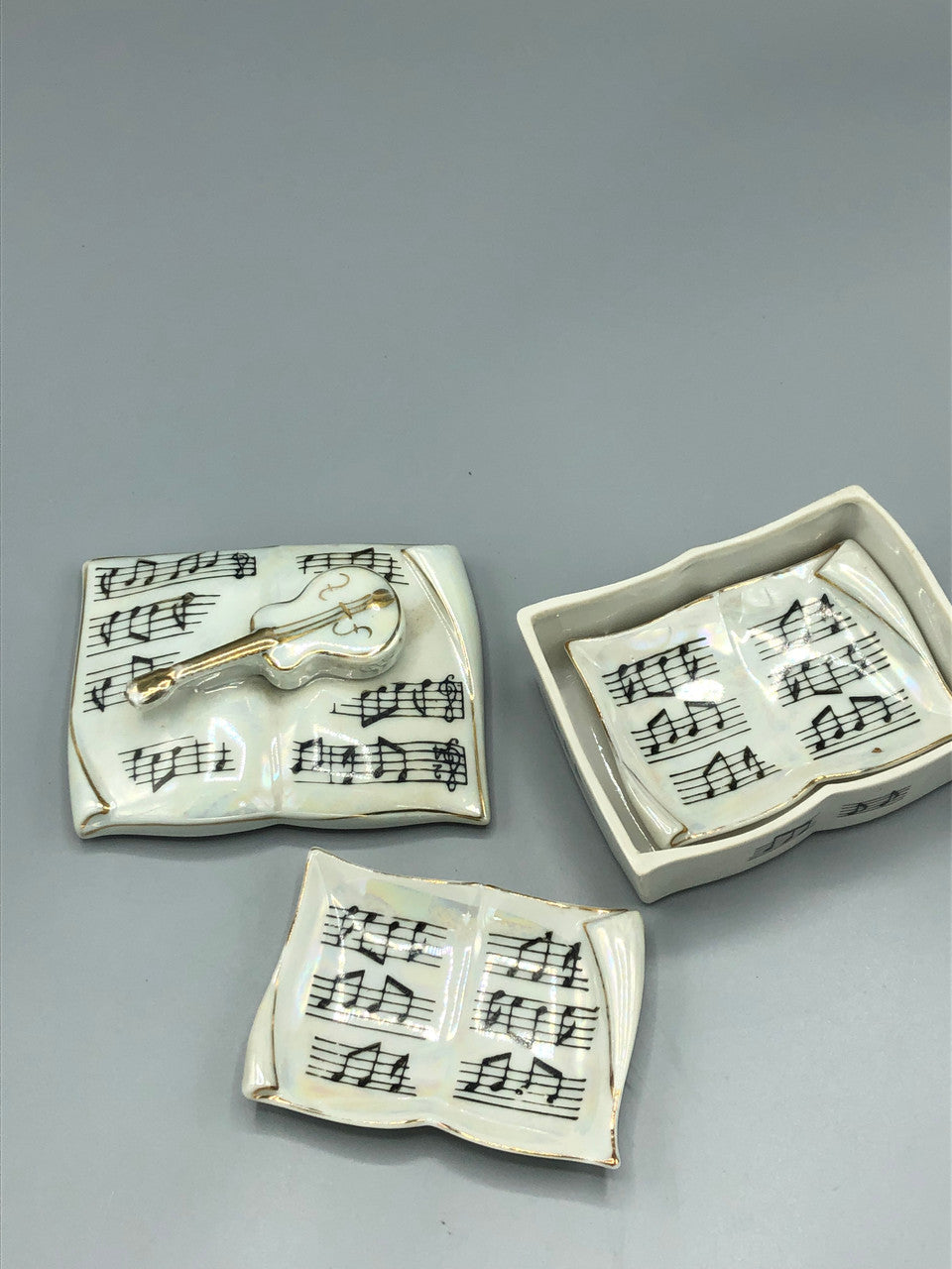 Ceramic Music trinket box with 2 dishes