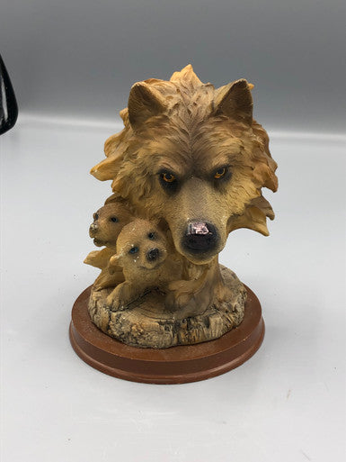 Wolf face with 2 pup figurine