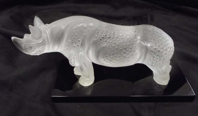 VINTAGE LALIQUE GLASS TOBA RHINO- RHINOCEROS ON BLACK GLASS BASE- MINT CONDITION