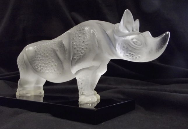 VINTAGE LALIQUE GLASS TOBA RHINO- RHINOCEROS ON BLACK GLASS BASE- MINT CONDITION