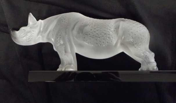 VINTAGE LALIQUE GLASS TOBA RHINO- RHINOCEROS ON BLACK GLASS BASE- MINT CONDITION