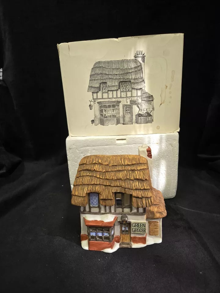 Dept 56 Dickens Village GREEN GROCER 1984 RETIRED No: 6515-3 w/bulb & cord